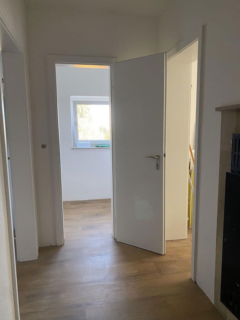 Pronájem bytu 3+1 80 m², Neuhausen auf den Fildern, Bádensko-Württembersko Pronájem bytu 3+1 80 m², Neuhausen auf den Fildern, Bádensko-Württembersko
