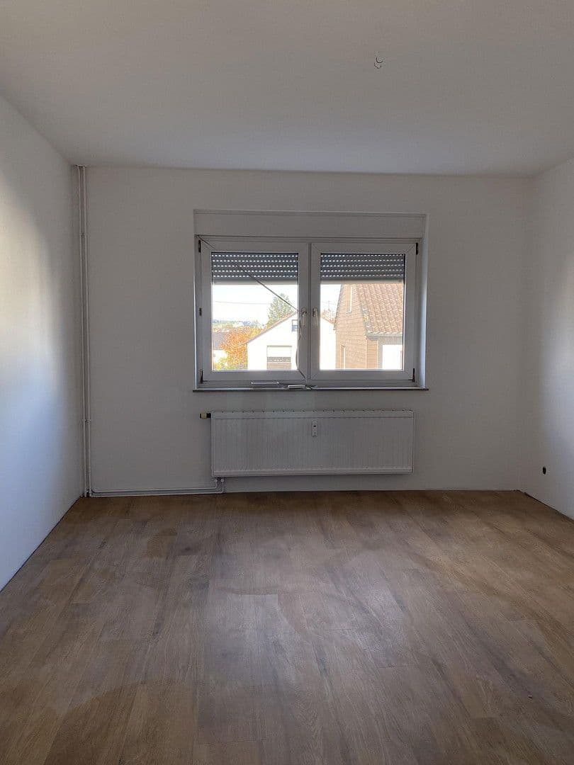 Pronájem bytu 3+1 80 m², Neuhausen auf den Fildern, Bádensko-Württembersko Pronájem bytu 3+1 80 m², Neuhausen auf den Fildern, Bádensko-Württembersko