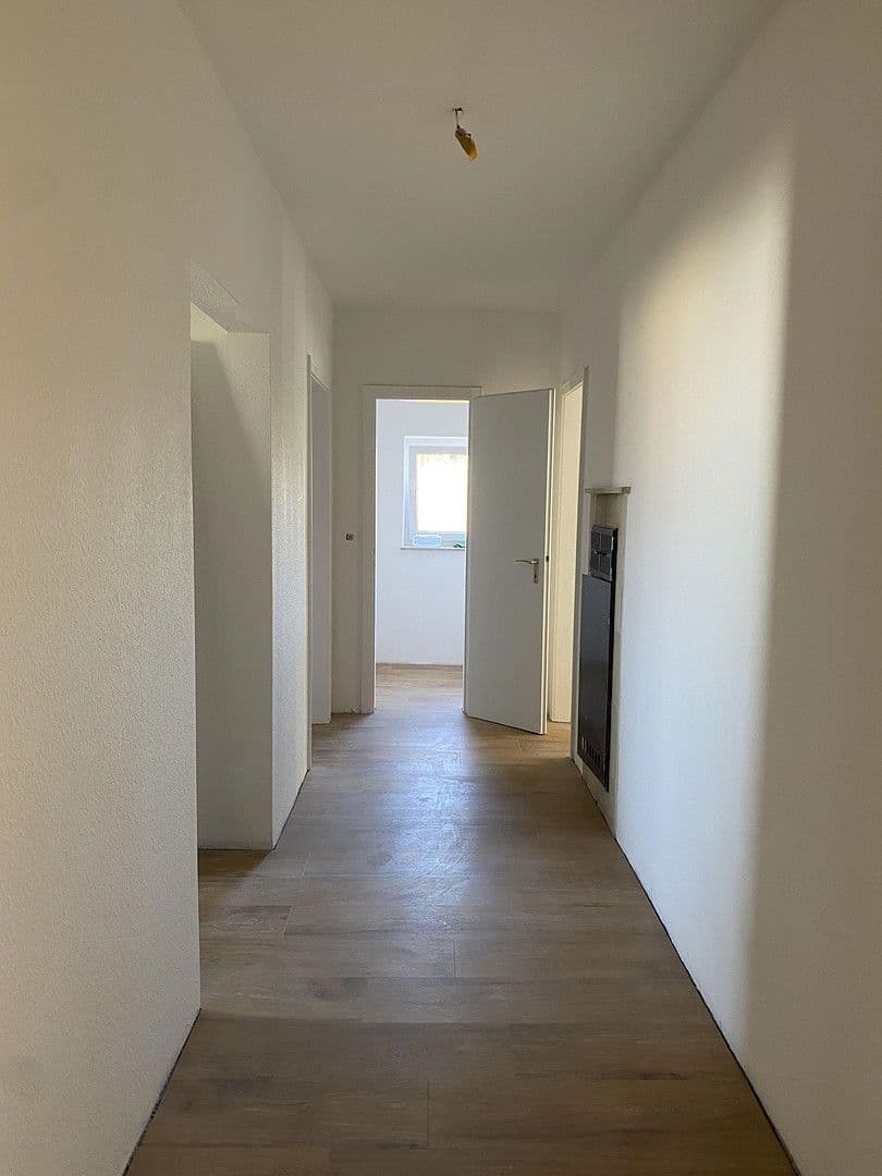Pronájem bytu 3+1 80 m², Neuhausen auf den Fildern, Bádensko-Württembersko Pronájem bytu 3+1 80 m², Neuhausen auf den Fildern, Bádensko-Württembersko