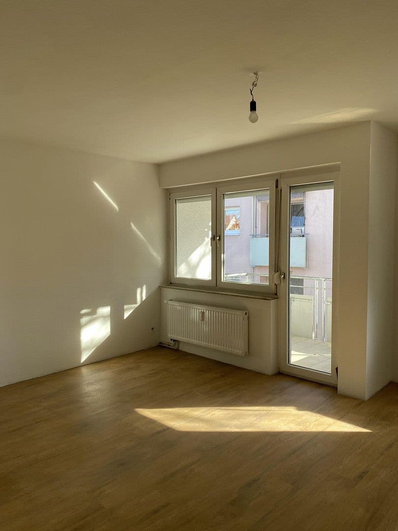 Pronájem bytu 3+1 80 m², Neuhausen auf den Fildern, Bádensko-Württembersko Pronájem bytu 3+1 80 m², Neuhausen auf den Fildern, Bádensko-Württembersko