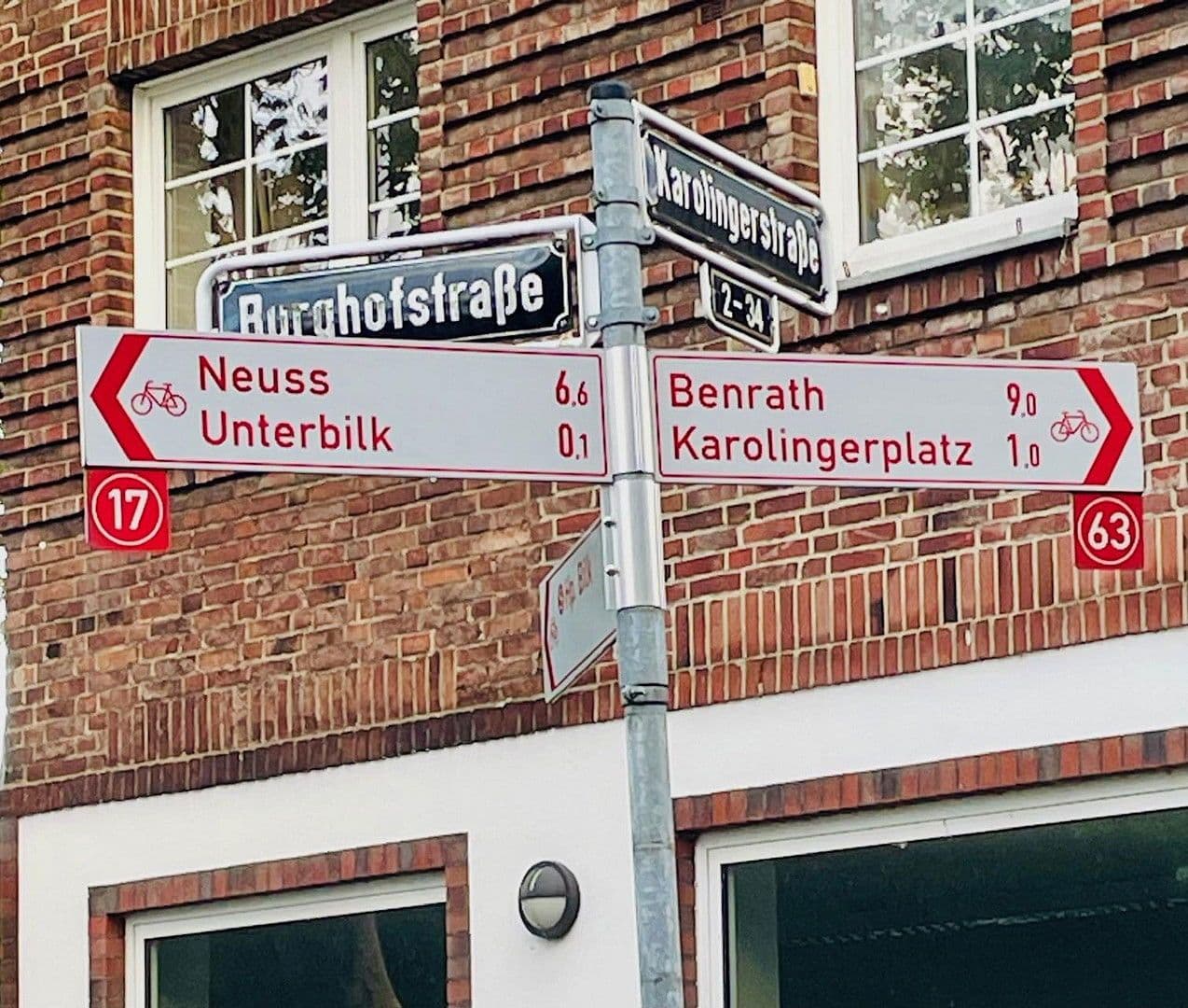 Prodej bytu 3+1 86 m², Düsseldorf, Severní Porýní-Vestfálsko Prodej bytu 3+1 86 m², Düsseldorf, Severní Porýní-Vestfálsko