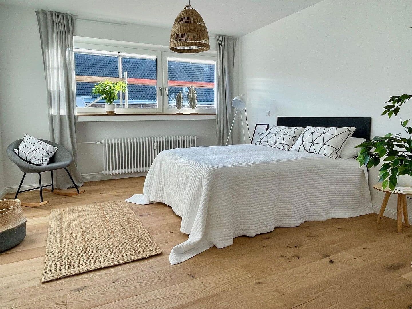 Prodej bytu 3+1 86 m², Düsseldorf, Severní Porýní-Vestfálsko Prodej bytu 3+1 86 m², Düsseldorf, Severní Porýní-Vestfálsko