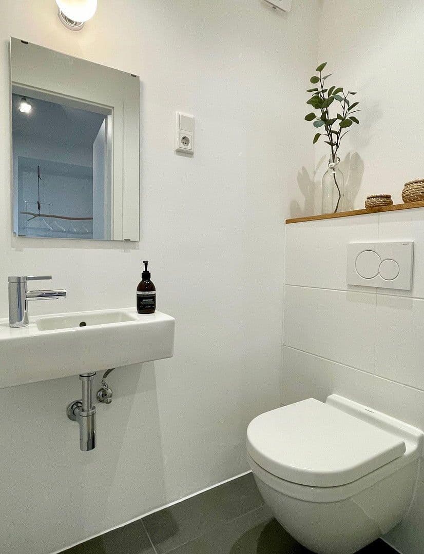 Prodej bytu 3+1 86 m², Düsseldorf, Severní Porýní-Vestfálsko Prodej bytu 3+1 86 m², Düsseldorf, Severní Porýní-Vestfálsko