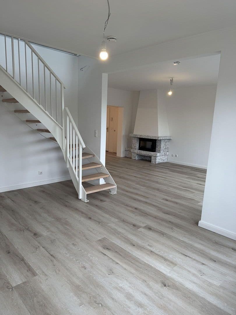 Pronájem bytu 4+1 132 m², Rellingen, Šlesvicko-Holštýnsko Pronájem bytu 4+1 132 m², Rellingen, Šlesvicko-Holštýnsko