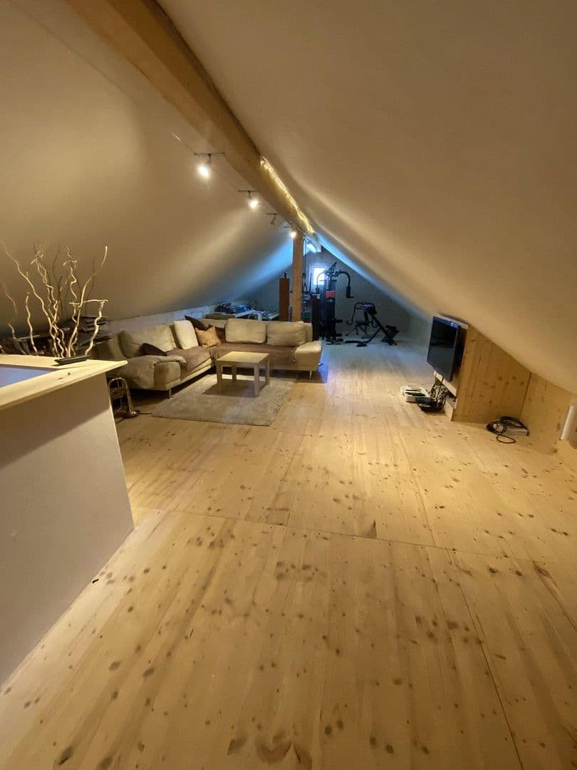 Prodej domu 220 m², pozemek 504 m², Schopfheim, Bádensko-Württembersko Prodej domu 220 m², pozemek 504 m², Schopfheim, Bádensko-Württembersko