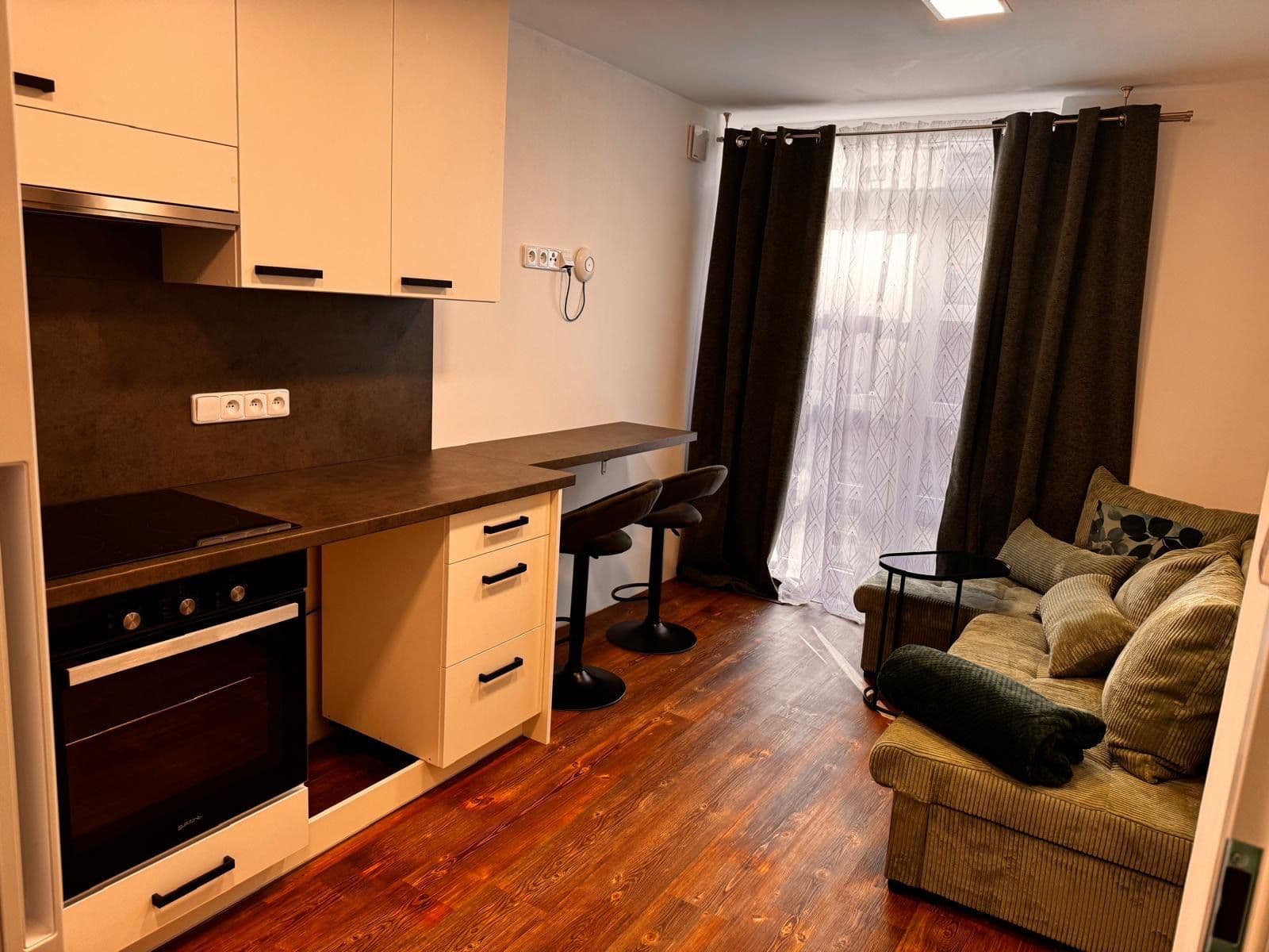 Pronájem bytu 2+kk 25 m², V Zahrádkách, Ústí nad Labem, Ústecký kraj Pronájem bytu 2+kk 25 m², V Zahrádkách, Ústí nad Labem, Ústecký kraj