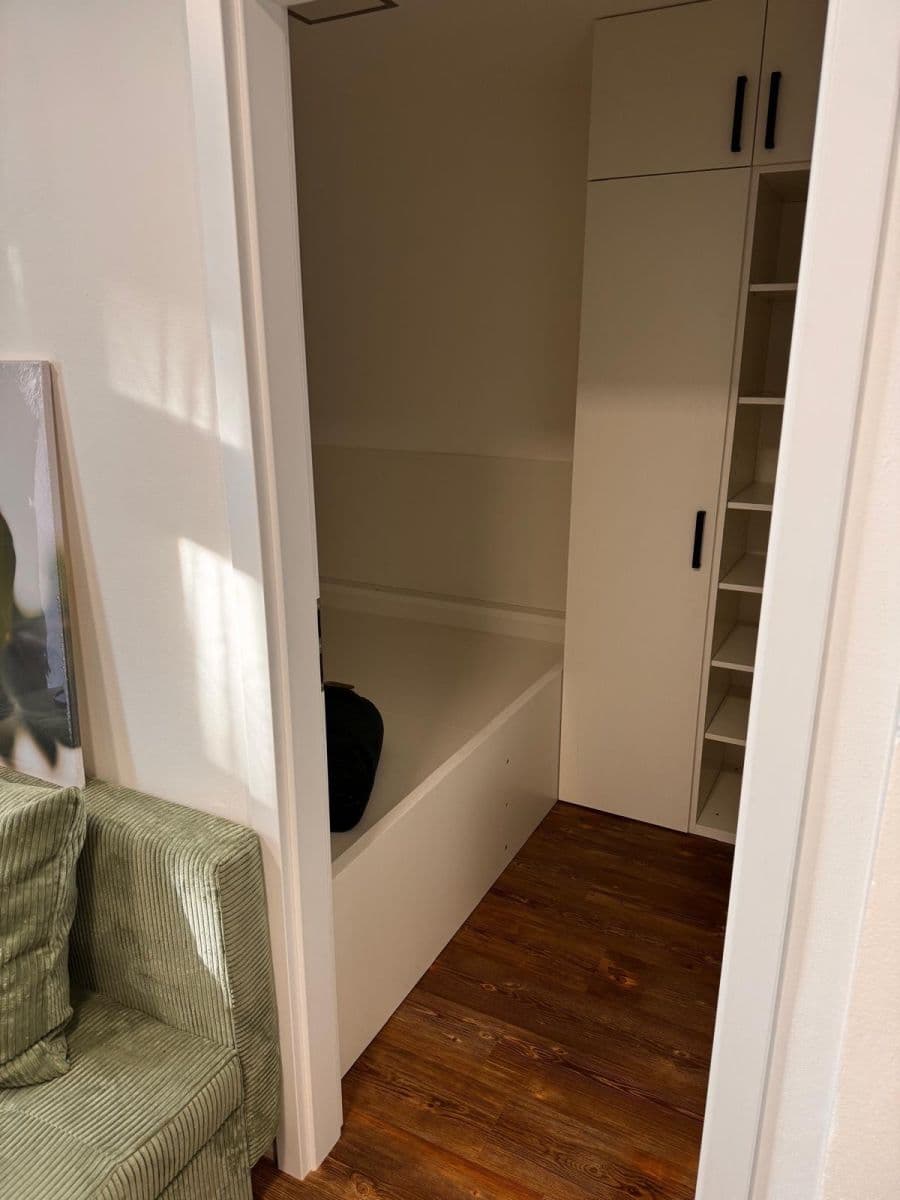 Pronájem bytu 2+kk 25 m², V Zahrádkách, Ústí nad Labem, Ústecký kraj Pronájem bytu 2+kk 25 m², V Zahrádkách, Ústí nad Labem, Ústecký kraj