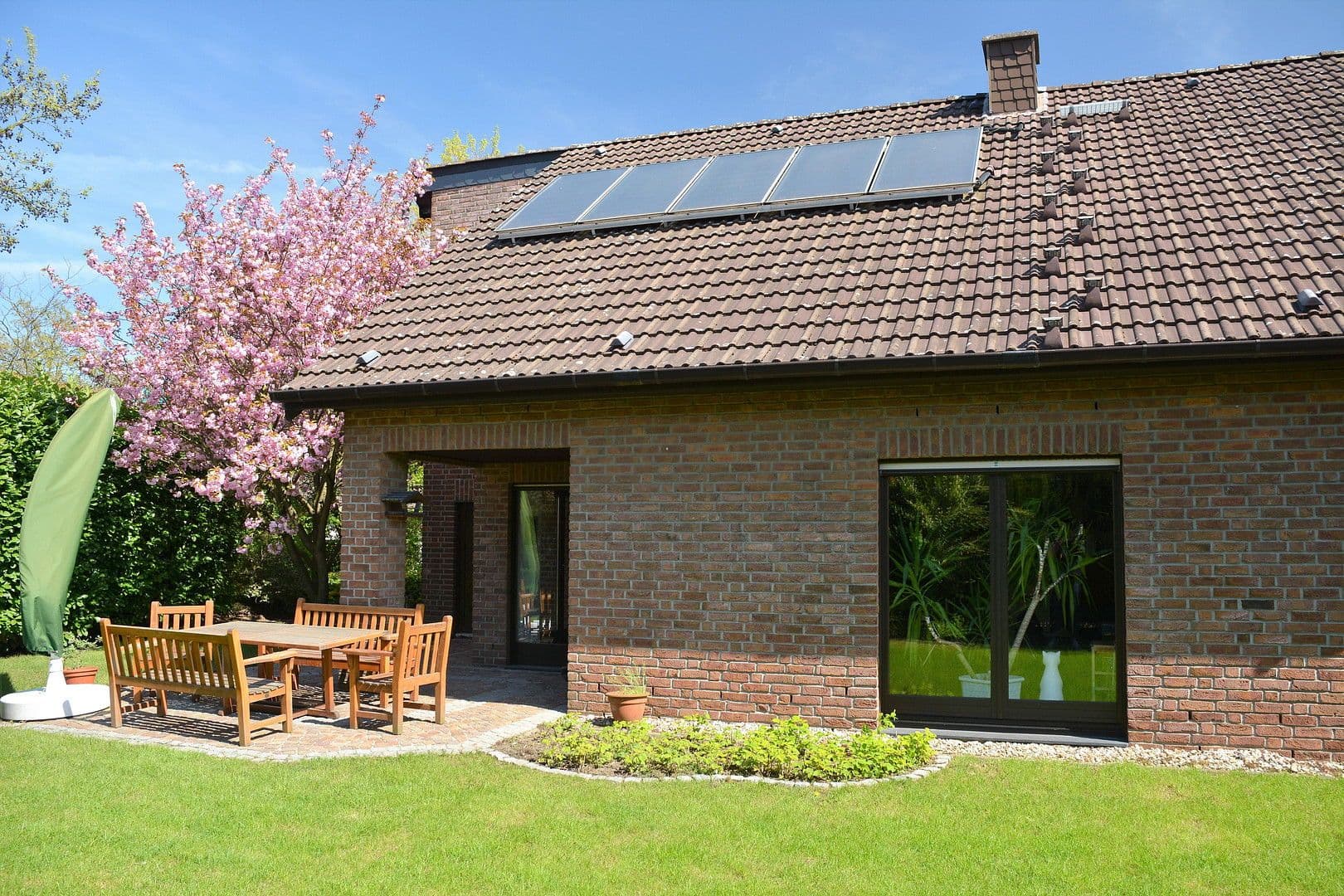 Prodej domu 165 m², pozemek 547 m², Duisburg, Severní Porýní-Vestfálsko Prodej domu 165 m², pozemek 547 m², Duisburg, Severní Porýní-Vestfálsko