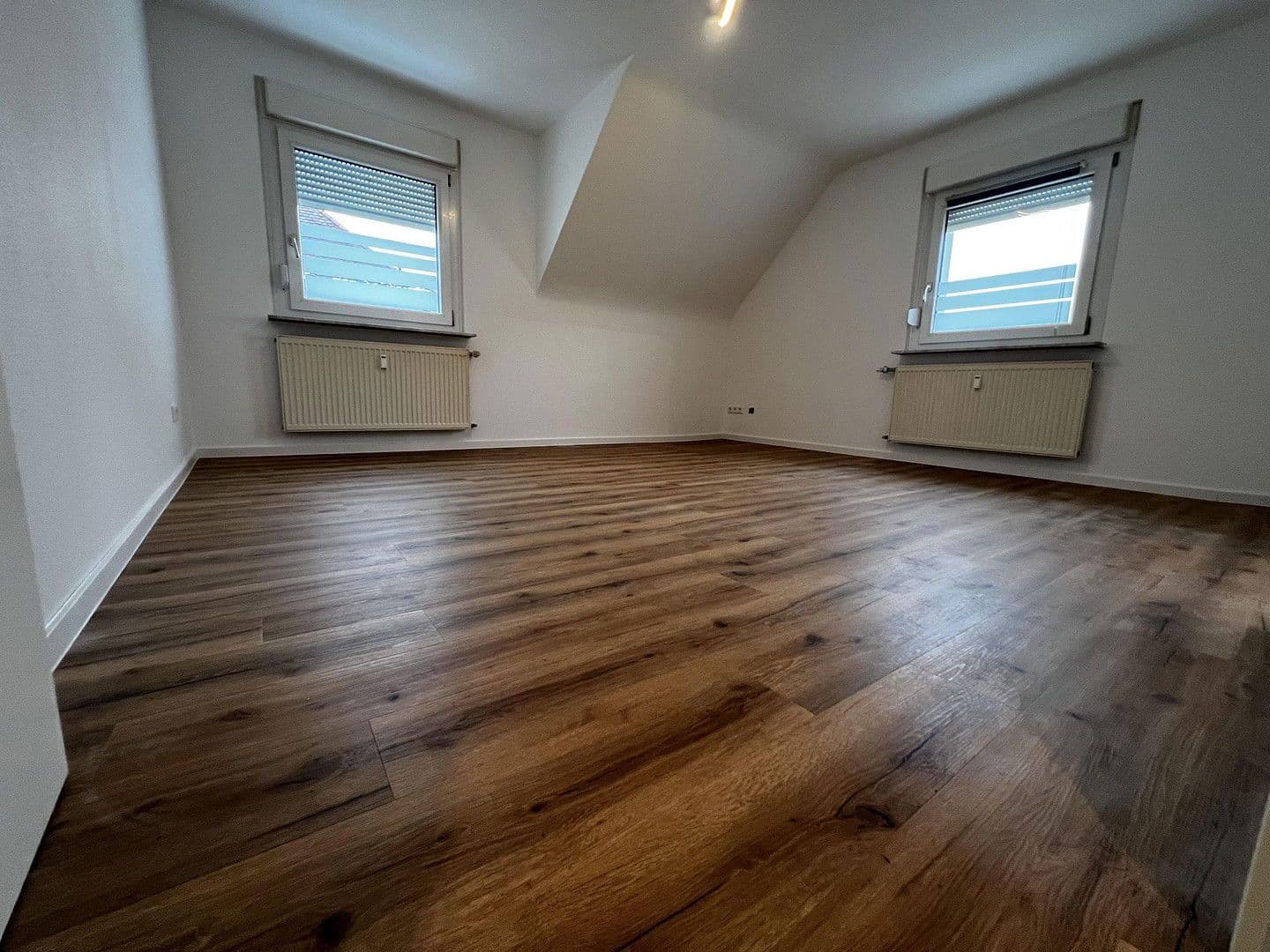 Pronájem bytu 2+1 60 m², Östringen, Bádensko-Württembersko Pronájem bytu 2+1 60 m², Östringen, Bádensko-Württembersko