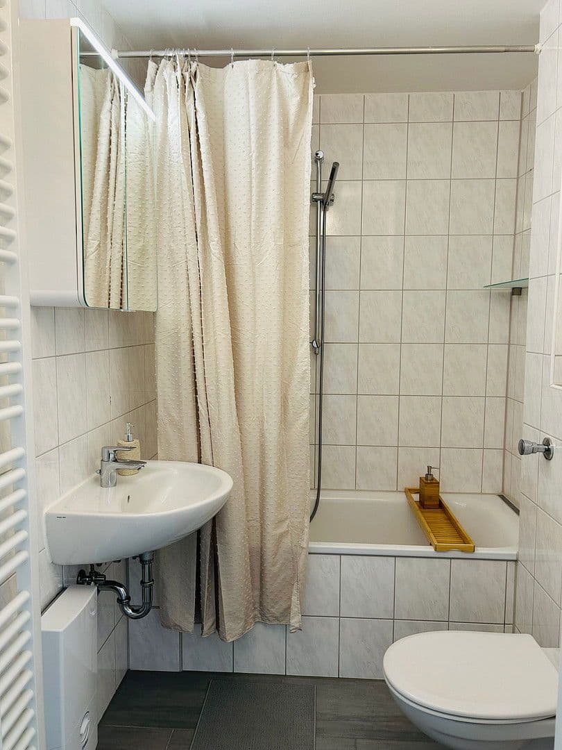 Pronájem bytu 3+1 59 m², Schwannstrasse 7, Nürnberg, Bavorsko Pronájem bytu 3+1 59 m², Schwannstrasse 7, Nürnberg, Bavorsko