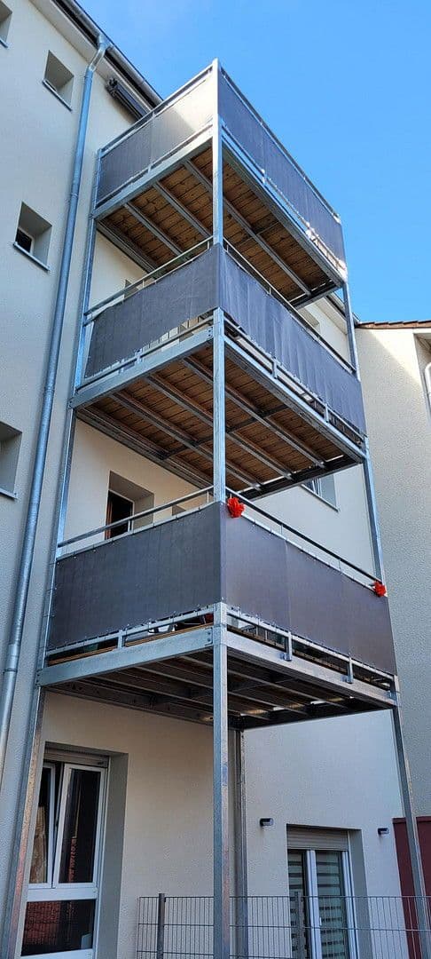 Pronájem bytu 4+1 98 m², Kaiser-Friedrich-Str. 28, Pforzheim, Bádensko-Württembersko Pronájem bytu 4+1 98 m², Kaiser-Friedrich-Str. 28, Pforzheim, Bádensko-Württembersko