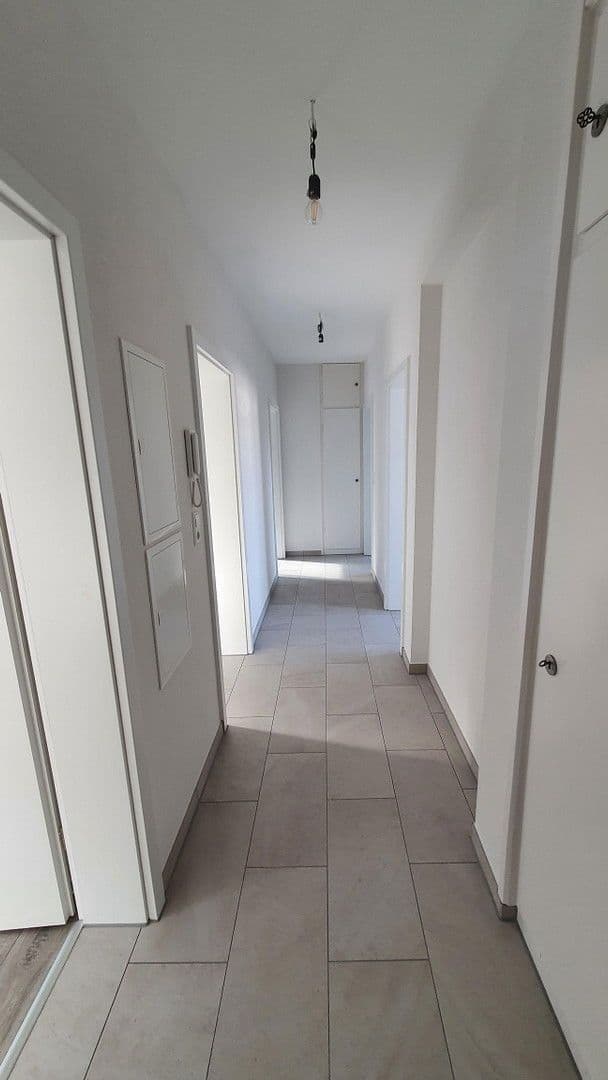 Pronájem bytu 4+1 98 m², Kaiser-Friedrich-Str. 28, Pforzheim, Bádensko-Württembersko Pronájem bytu 4+1 98 m², Kaiser-Friedrich-Str. 28, Pforzheim, Bádensko-Württembersko