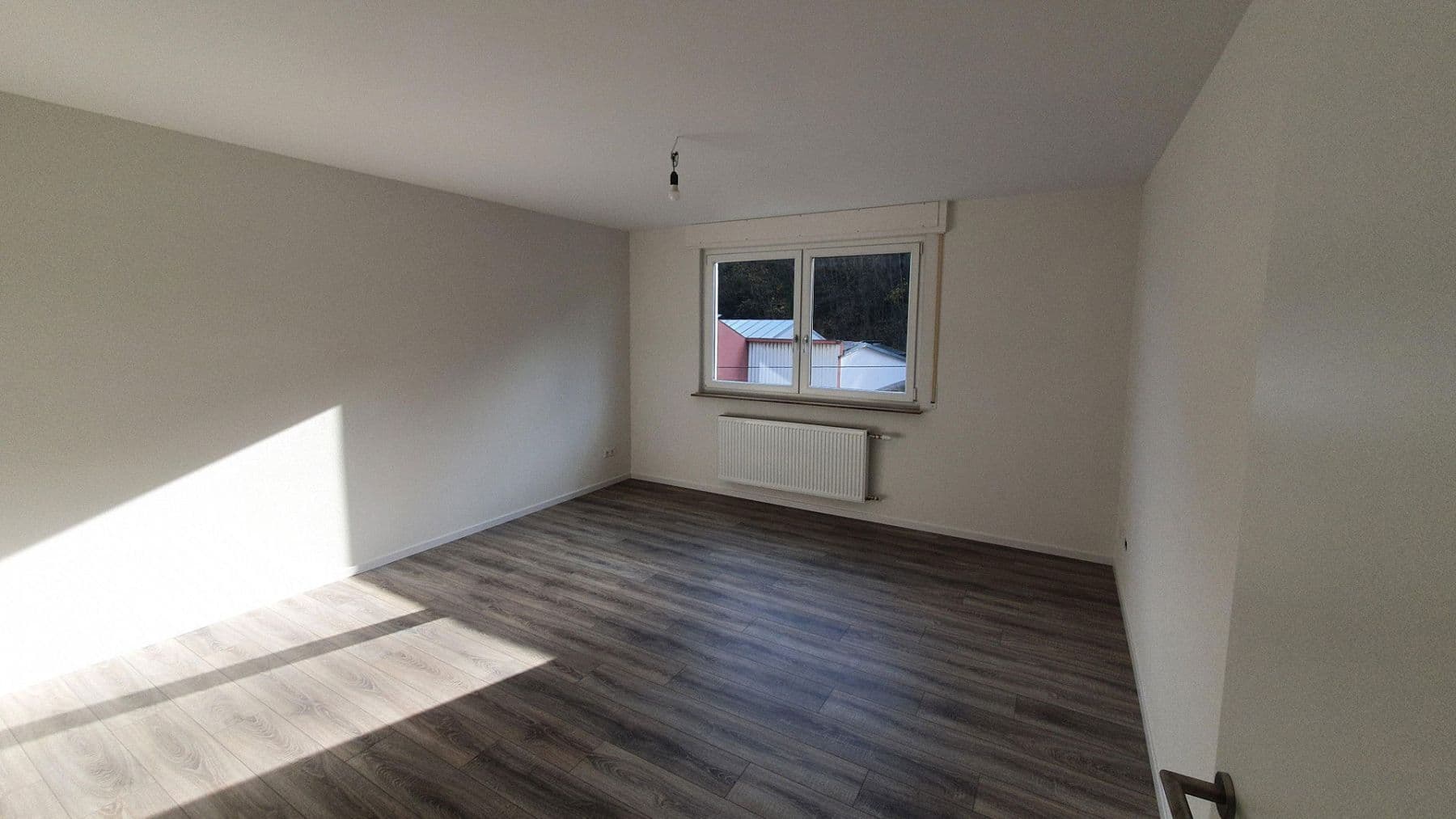 Pronájem bytu 4+1 98 m², Kaiser-Friedrich-Str. 28, Pforzheim, Bádensko-Württembersko Pronájem bytu 4+1 98 m², Kaiser-Friedrich-Str. 28, Pforzheim, Bádensko-Württembersko