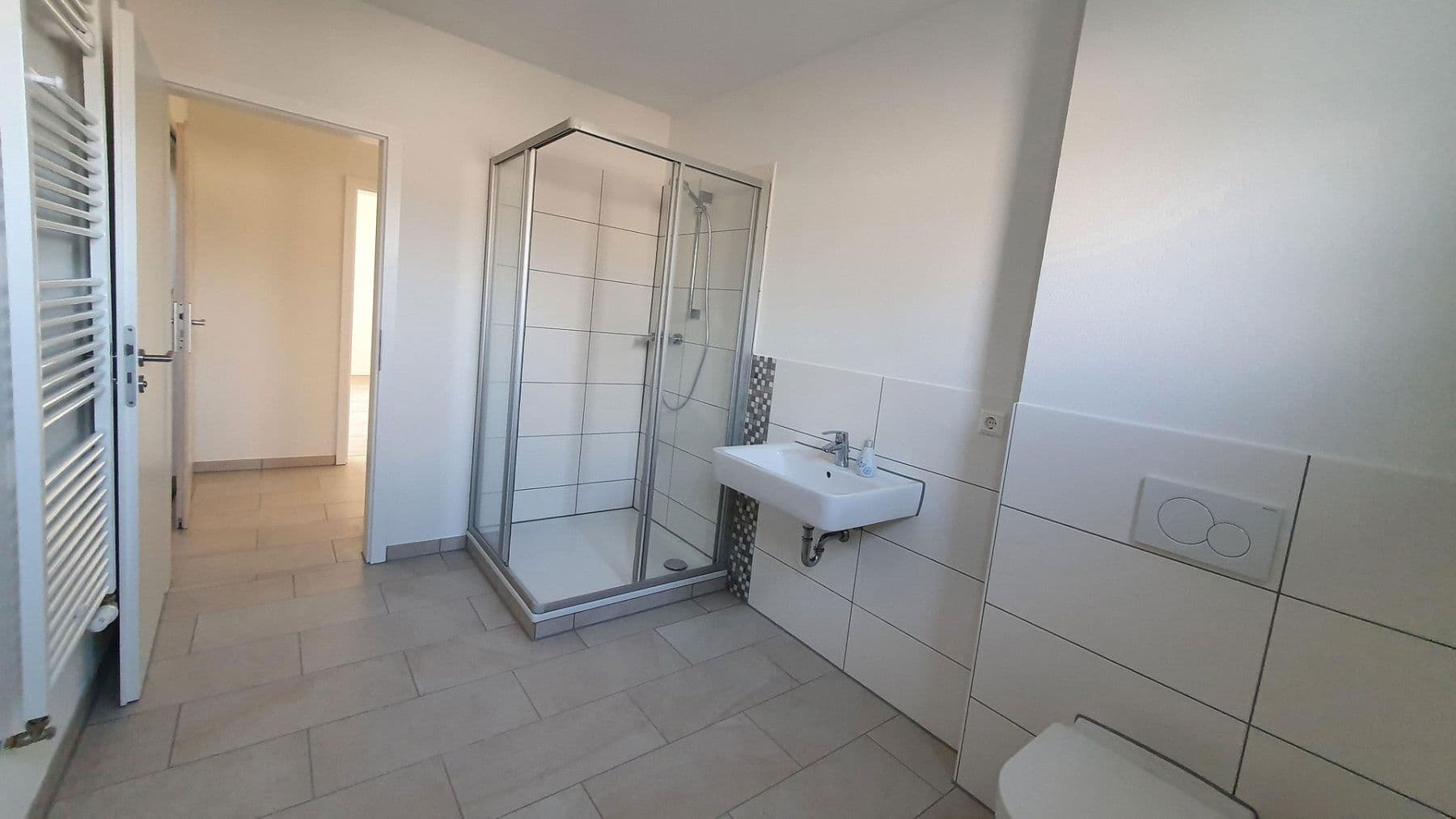 Pronájem bytu 4+1 98 m², Kaiser-Friedrich-Str. 28, Pforzheim, Bádensko-Württembersko Pronájem bytu 4+1 98 m², Kaiser-Friedrich-Str. 28, Pforzheim, Bádensko-Württembersko