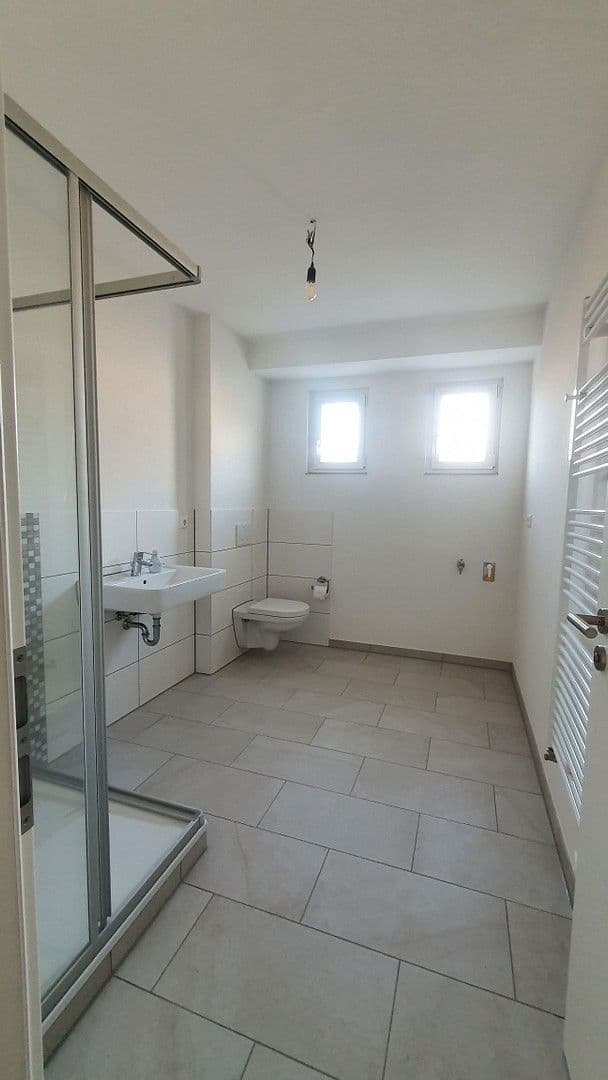 Pronájem bytu 4+1 98 m², Kaiser-Friedrich-Str. 28, Pforzheim, Bádensko-Württembersko Pronájem bytu 4+1 98 m², Kaiser-Friedrich-Str. 28, Pforzheim, Bádensko-Württembersko