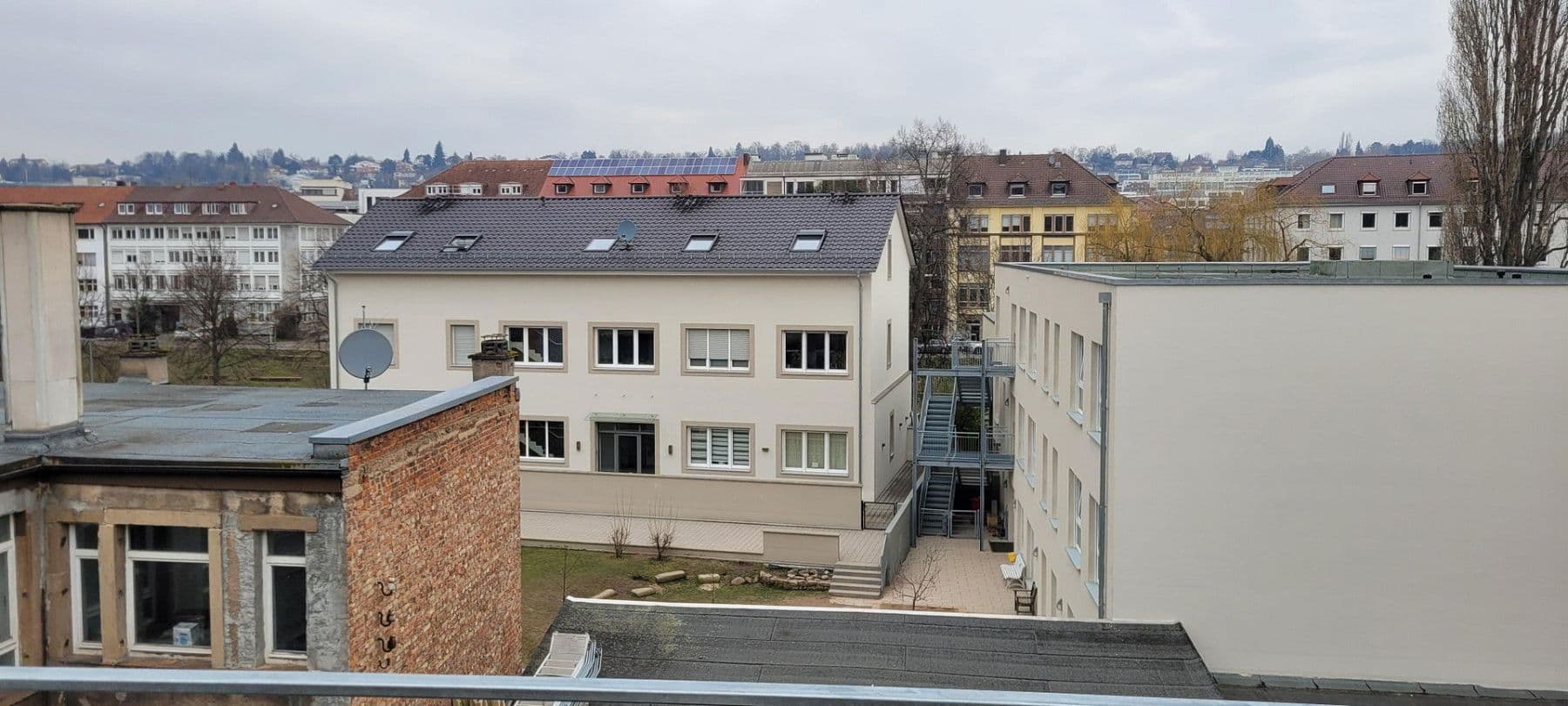 Pronájem bytu 4+1 98 m², Kaiser-Friedrich-Str. 28, Pforzheim, Bádensko-Württembersko Pronájem bytu 4+1 98 m², Kaiser-Friedrich-Str. 28, Pforzheim, Bádensko-Württembersko