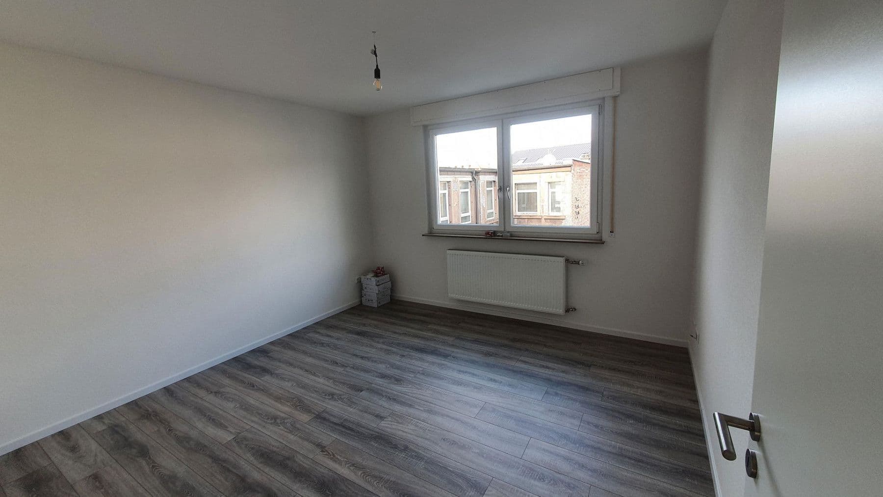 Pronájem bytu 4+1 98 m², Kaiser-Friedrich-Str. 28, Pforzheim, Bádensko-Württembersko Pronájem bytu 4+1 98 m², Kaiser-Friedrich-Str. 28, Pforzheim, Bádensko-Württembersko