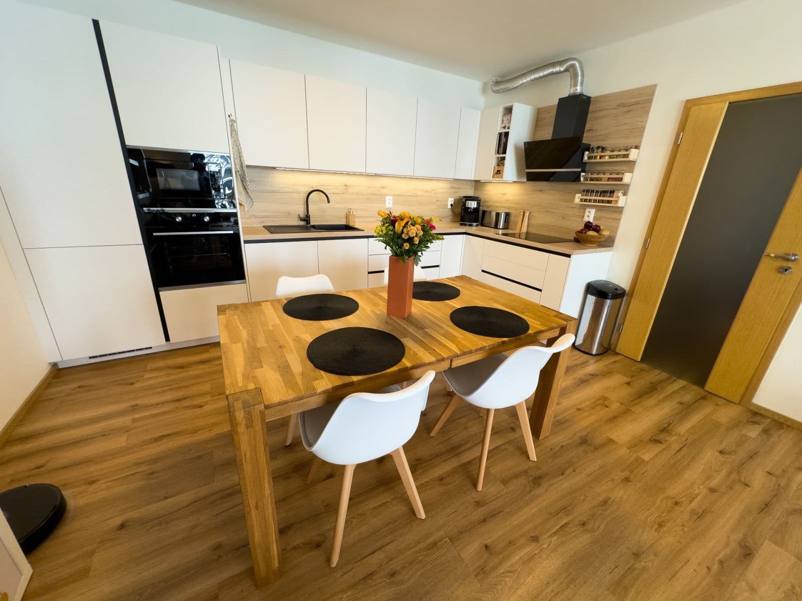 Prodej bytu 3+kk 87 m², Lindnerova, Praha, Praha Prodej bytu 3+kk 87 m², Lindnerova, Praha, Praha