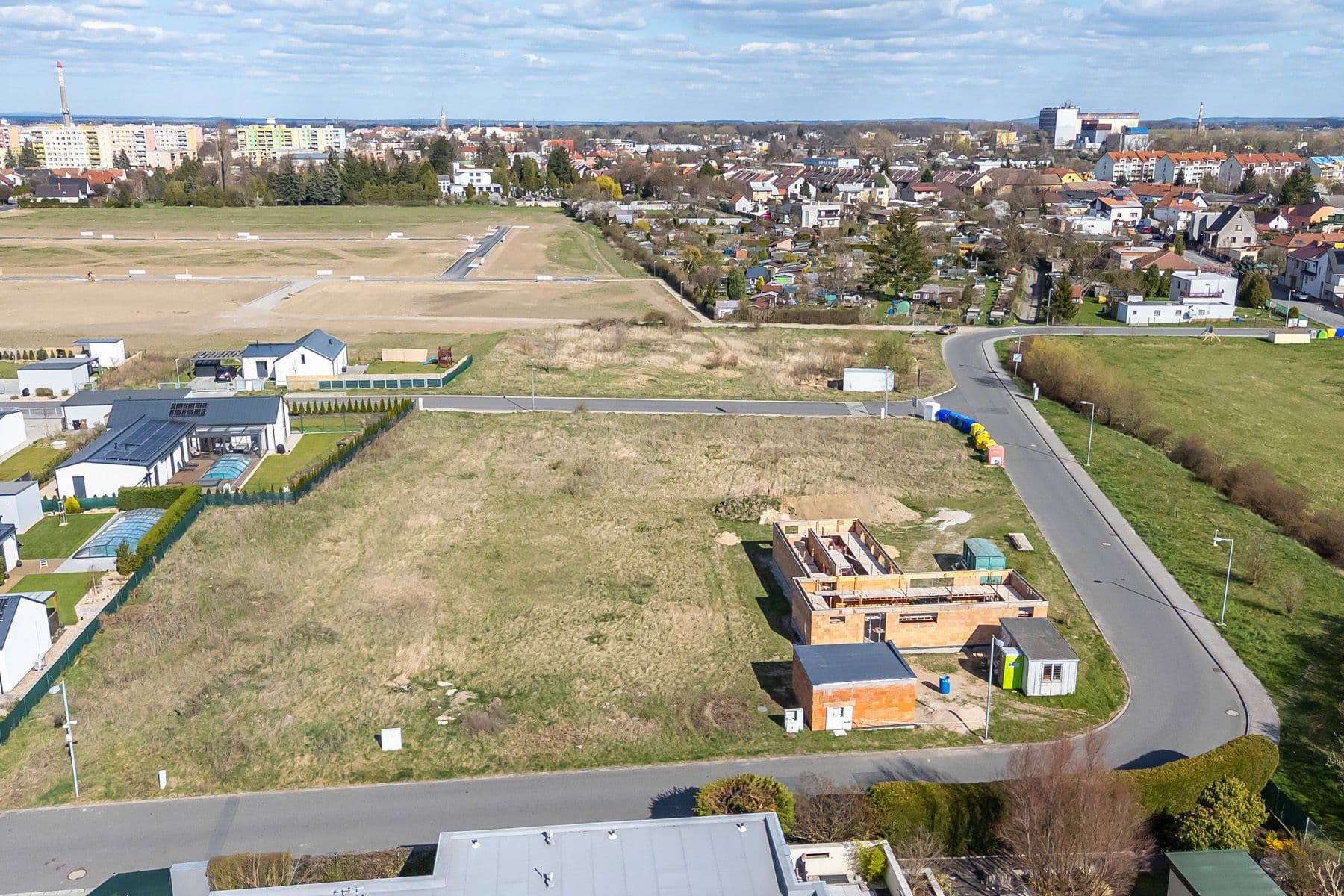 Prodej pozemku 848 m², Na Hroudách 1, Nymburk, Středočeský kraj Prodej pozemku 848 m², Na Hroudách 1, Nymburk, Středočeský kraj