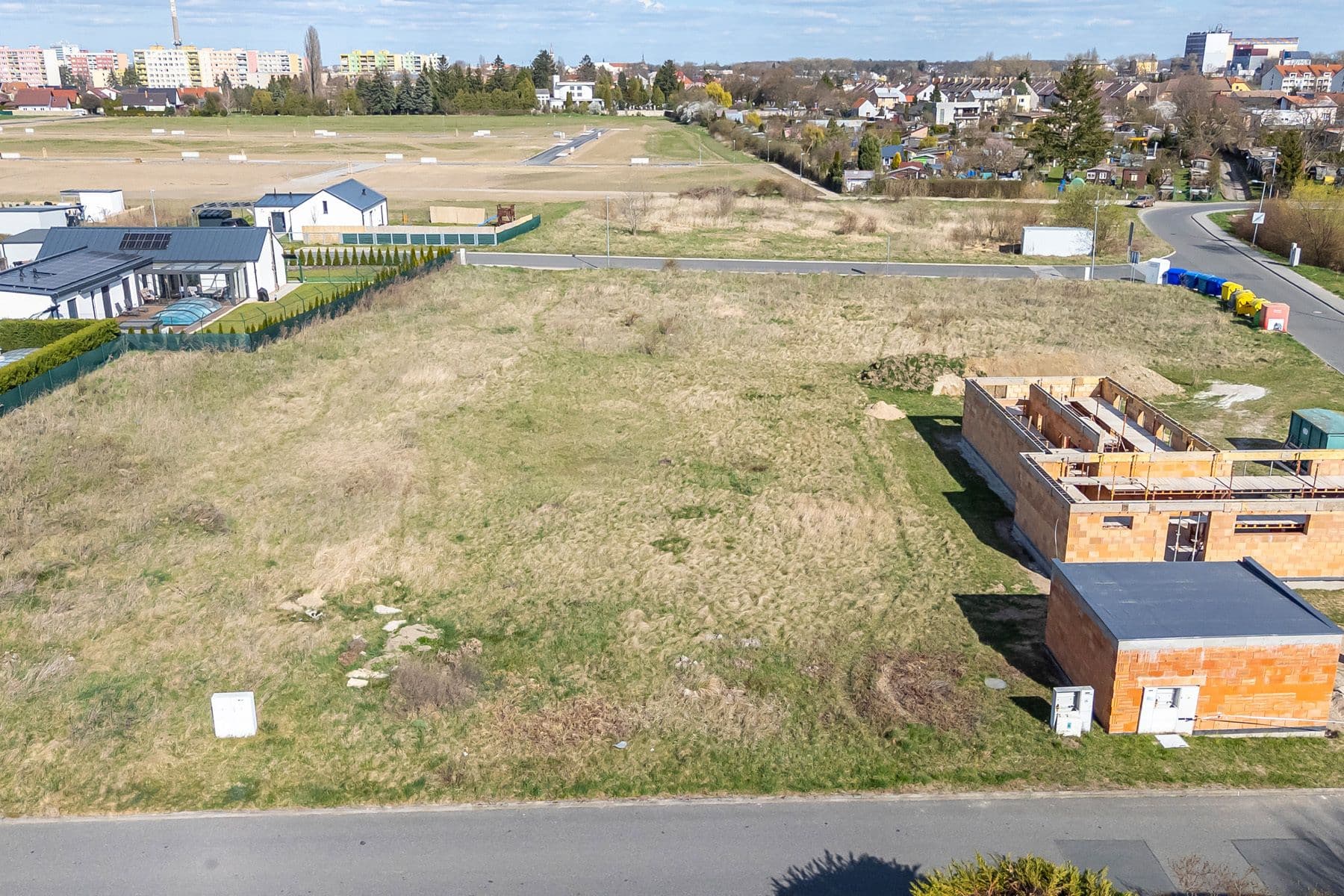 Prodej pozemku 848 m², Na Hroudách 1, Nymburk, Středočeský kraj Prodej pozemku 848 m², Na Hroudách 1, Nymburk, Středočeský kraj