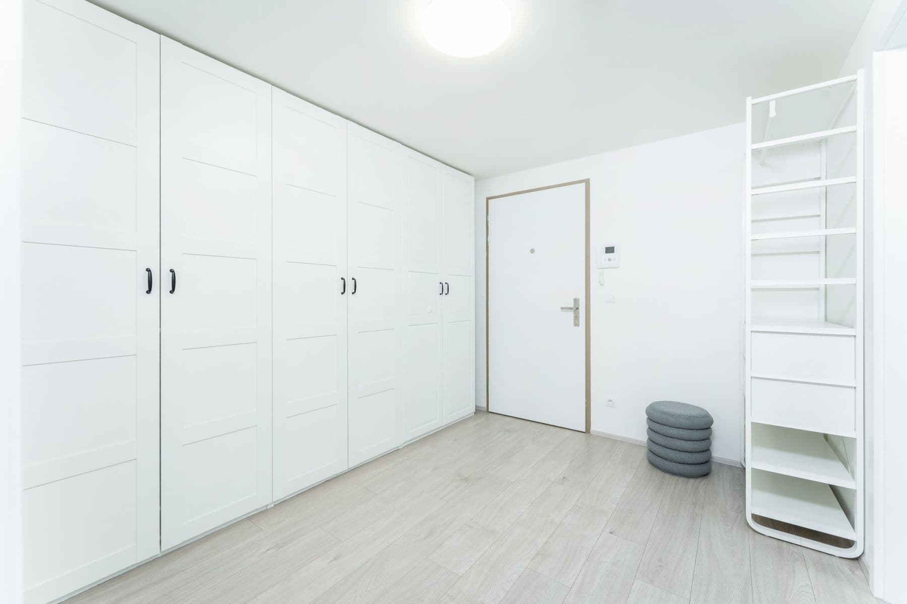 Pronájem bytu 53 m², V Háji, Praha, Praha Pronájem bytu 53 m², V Háji, Praha, Praha