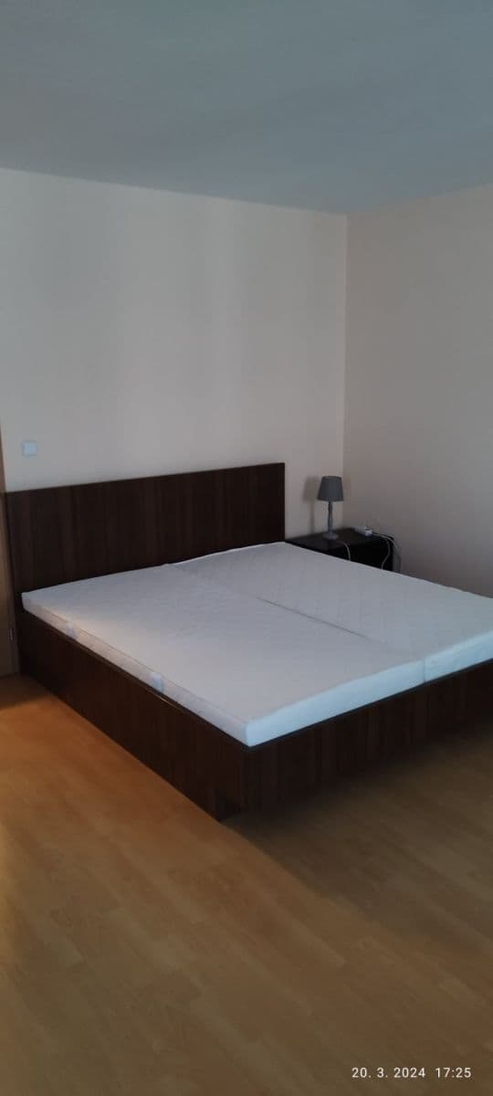 Pronájem bytu 1+1 42 m², Galvaniho, Ružinov, Bratislavský kraj Pronájem bytu 1+1 42 m², Galvaniho, Ružinov, Bratislavský kraj