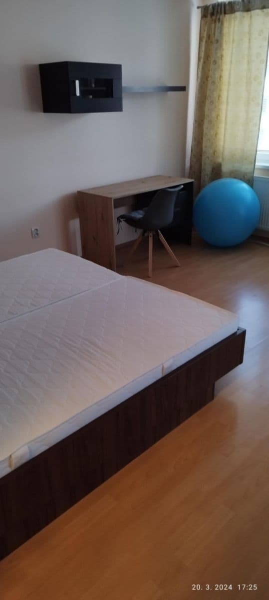 Pronájem bytu 1+1 42 m², Galvaniho, Ružinov, Bratislavský kraj Pronájem bytu 1+1 42 m², Galvaniho, Ružinov, Bratislavský kraj