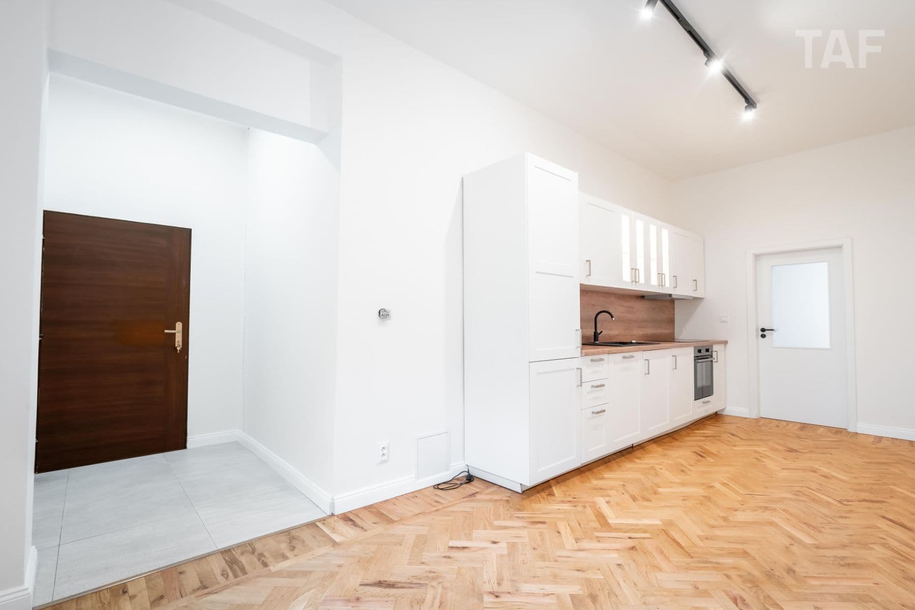 Prodej bytu 2+kk 45 m², Plzeňská, Praha, Praha Prodej bytu 2+kk 45 m², Plzeňská, Praha, Praha