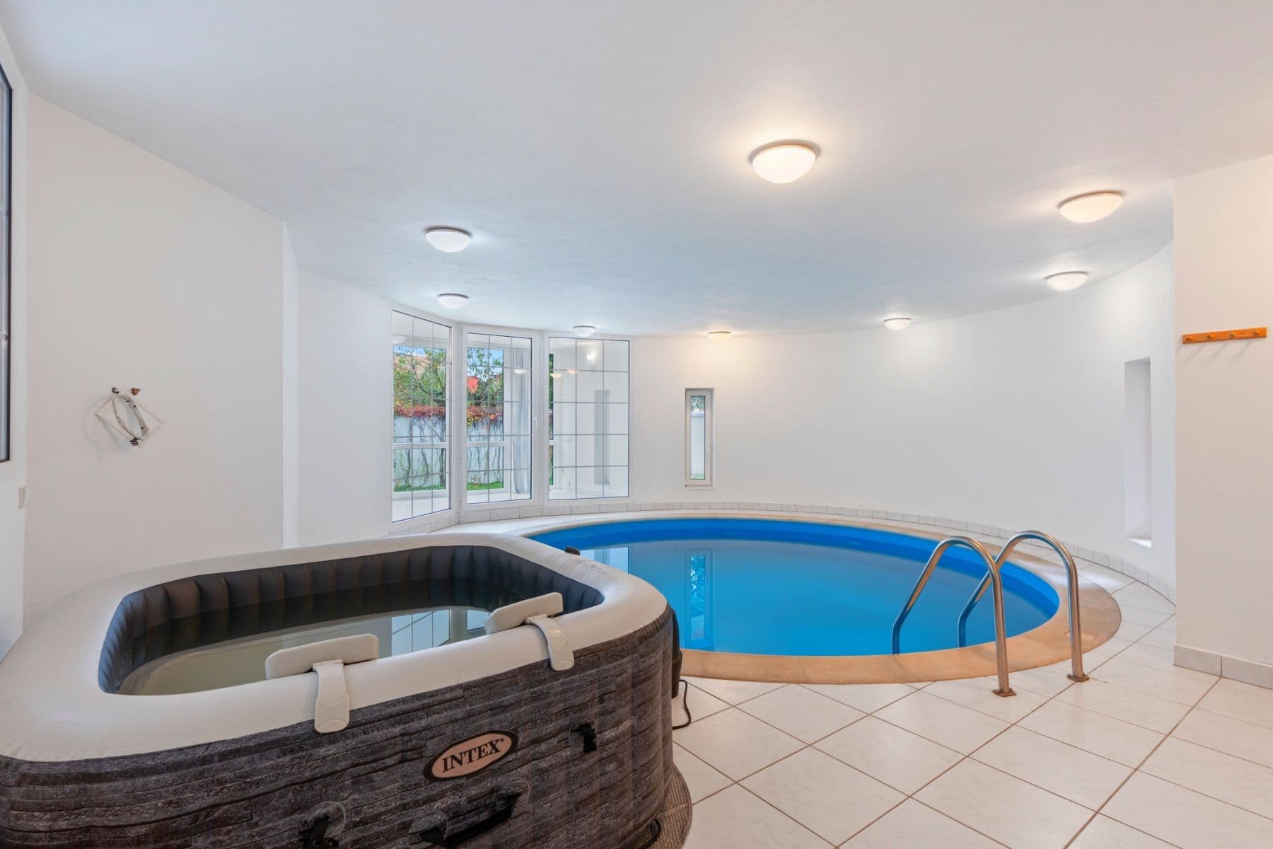 Pronájem bytu 750 m², Karla Tomáše, Praha, Praha Pronájem bytu 750 m², Karla Tomáše, Praha, Praha