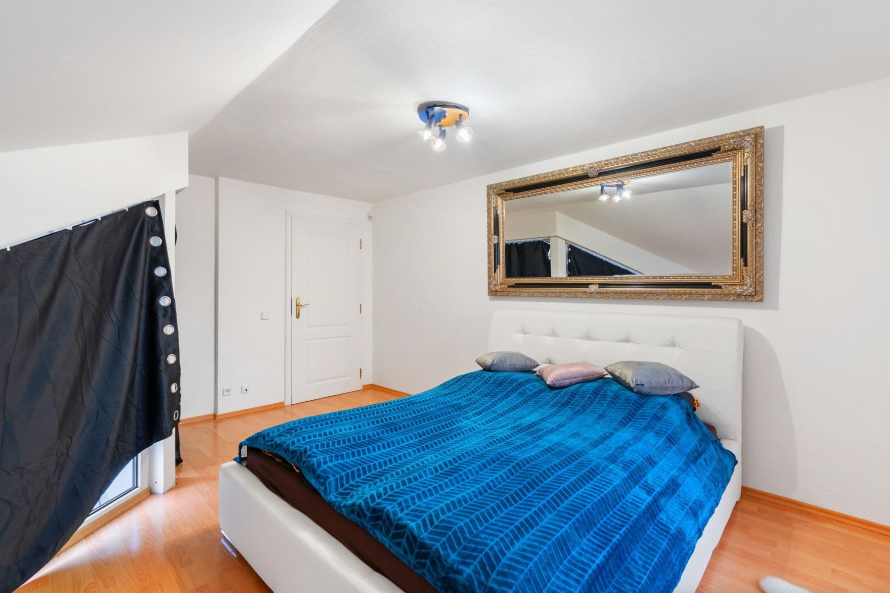 Pronájem bytu 750 m², Karla Tomáše, Praha, Praha Pronájem bytu 750 m², Karla Tomáše, Praha, Praha