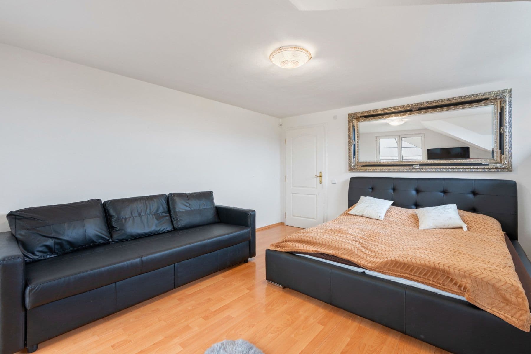 Pronájem bytu 750 m², Karla Tomáše, Praha, Praha Pronájem bytu 750 m², Karla Tomáše, Praha, Praha