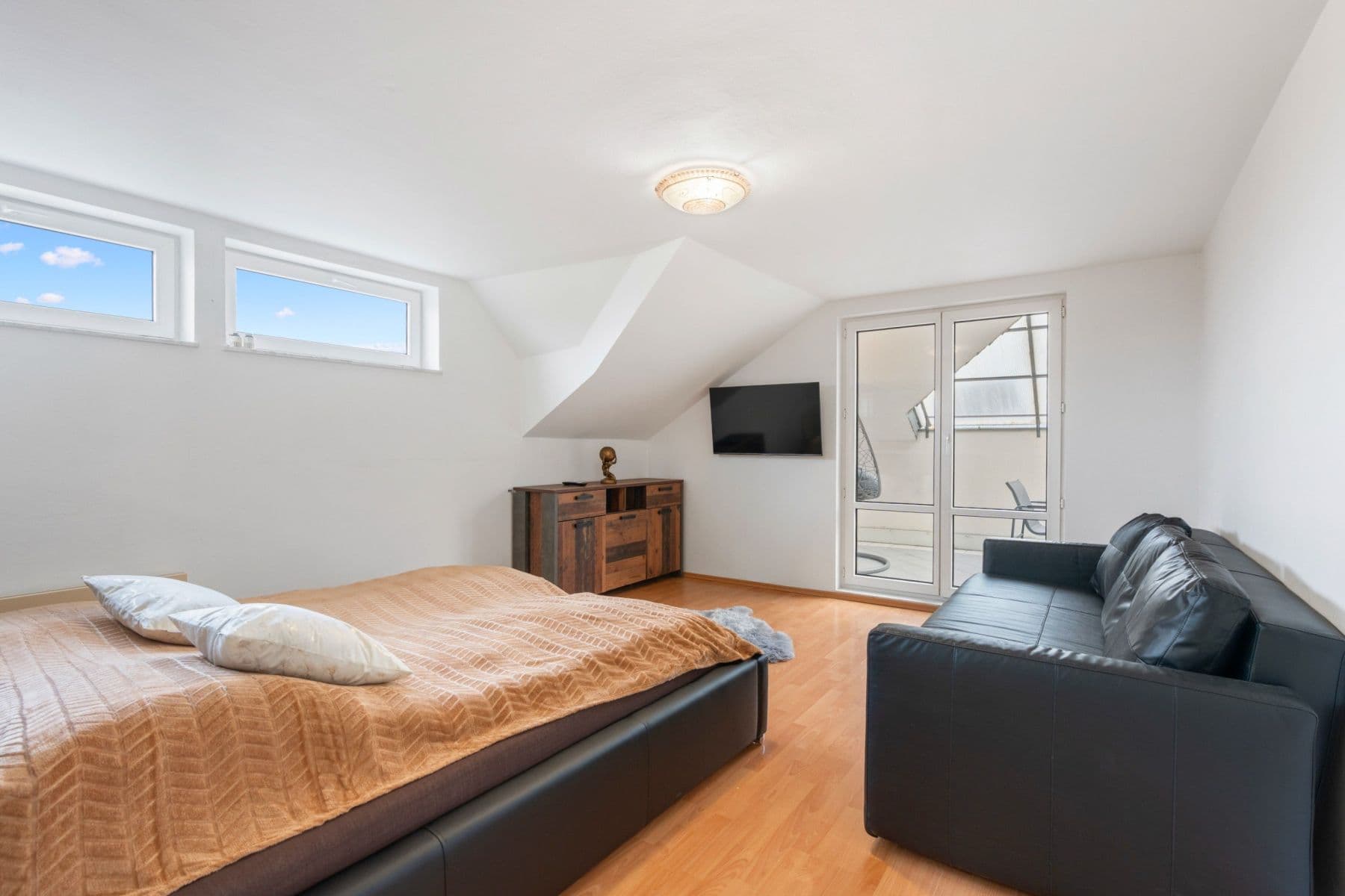 Pronájem bytu 750 m², Karla Tomáše, Praha, Praha Pronájem bytu 750 m², Karla Tomáše, Praha, Praha