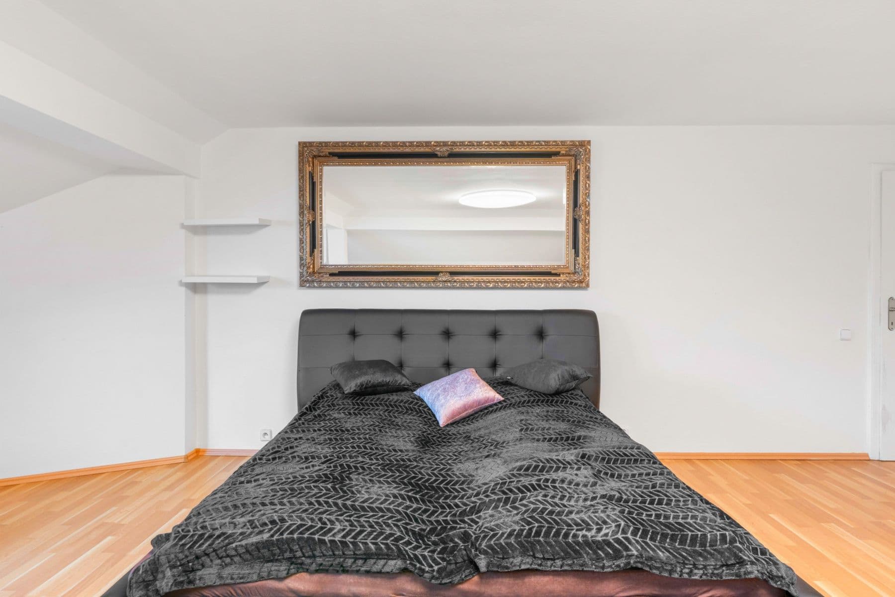 Pronájem bytu 750 m², Karla Tomáše, Praha, Praha Pronájem bytu 750 m², Karla Tomáše, Praha, Praha