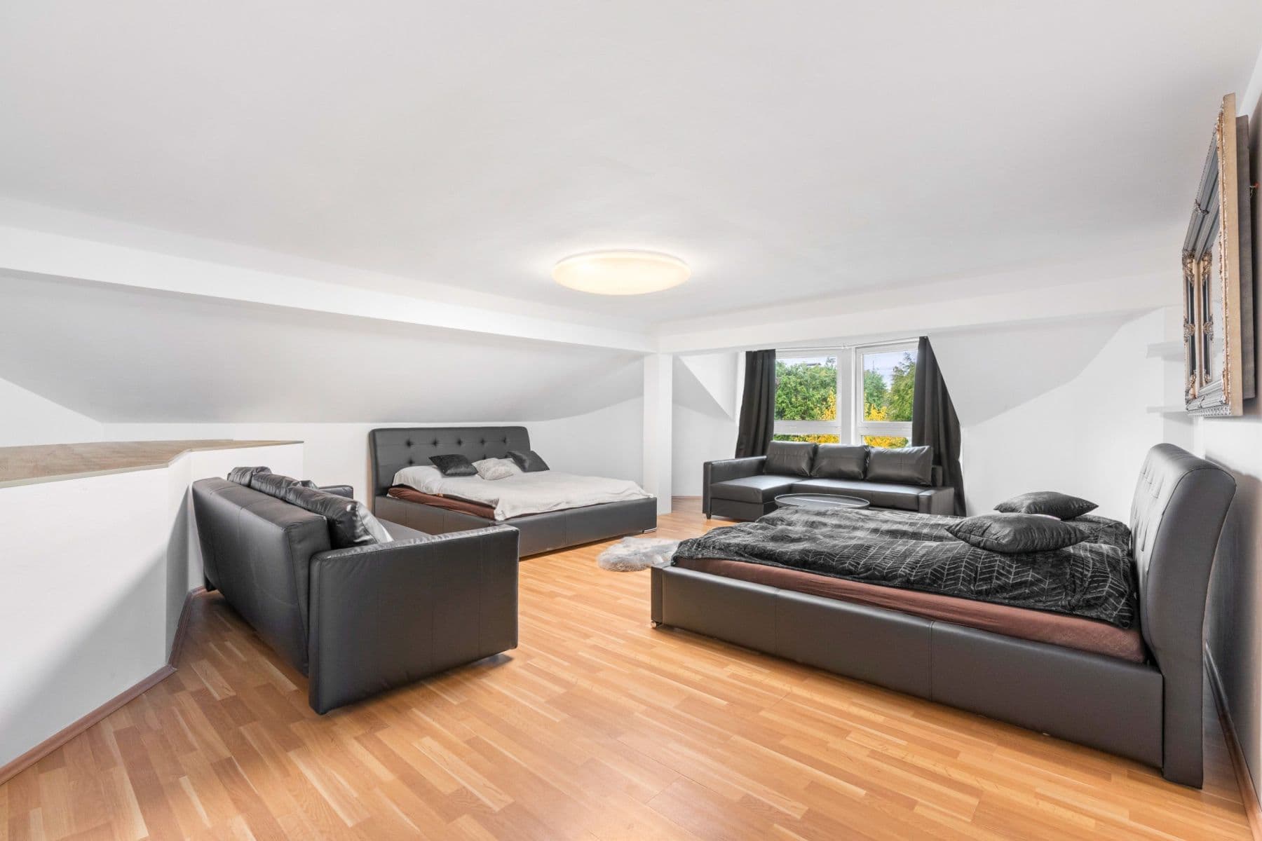 Pronájem bytu 750 m², Karla Tomáše, Praha, Praha Pronájem bytu 750 m², Karla Tomáše, Praha, Praha