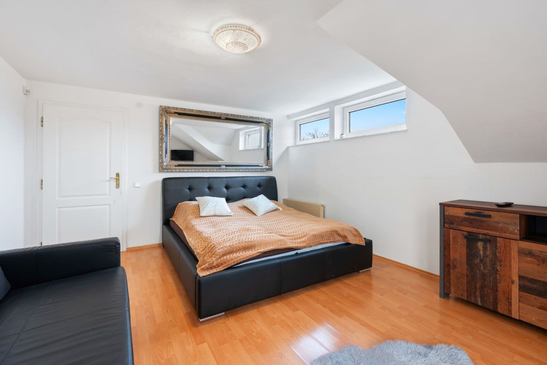 Pronájem bytu 750 m², Karla Tomáše, Praha, Praha Pronájem bytu 750 m², Karla Tomáše, Praha, Praha