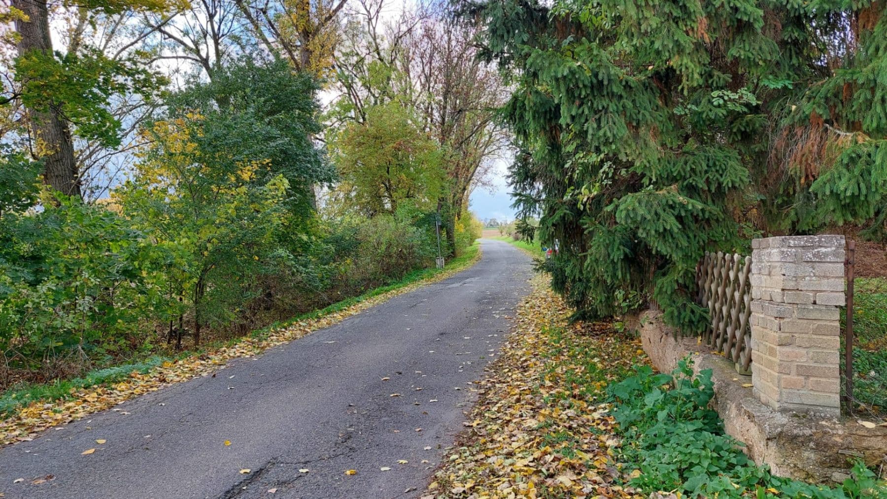 Prodej pozemku 1.090 m², Černuc, Středočeský kraj Prodej pozemku 1.090 m², Černuc, Středočeský kraj