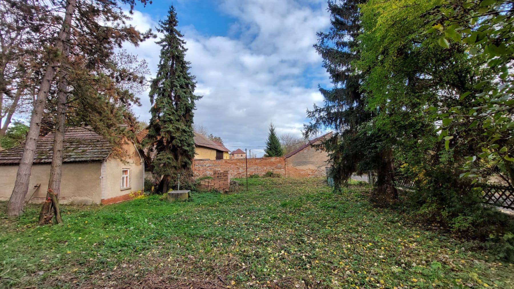 Prodej pozemku 1.090 m², Černuc, Středočeský kraj Prodej pozemku 1.090 m², Černuc, Středočeský kraj