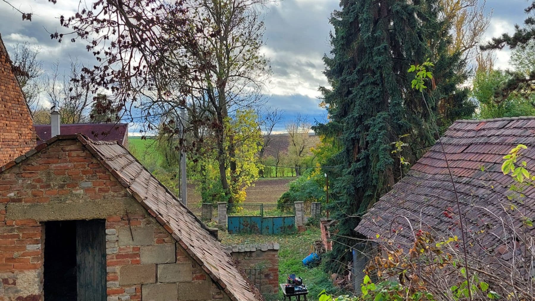 Prodej pozemku 1.090 m², Černuc, Středočeský kraj Prodej pozemku 1.090 m², Černuc, Středočeský kraj