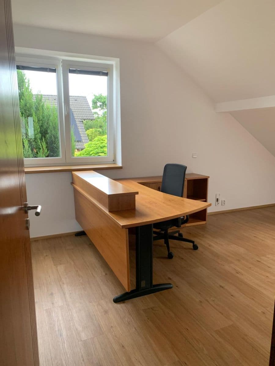 Pronájem domu 280 m², pozemek 457 m², Keltská, Statenice, Středočeský kraj Pronájem domu 280 m², pozemek 457 m², Keltská, Statenice, Středočeský kraj