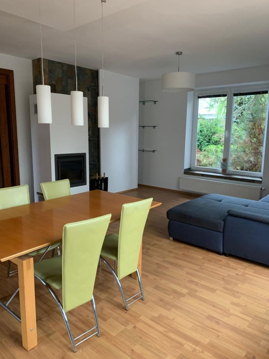 Pronájem domu 280 m², pozemek 457 m², Keltská, Statenice, Středočeský kraj Pronájem domu 280 m², pozemek 457 m², Keltská, Statenice, Středočeský kraj