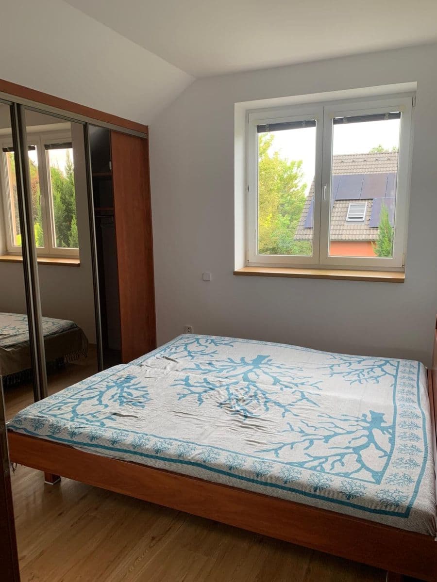 Pronájem domu 280 m², pozemek 457 m², Keltská, Statenice, Středočeský kraj Pronájem domu 280 m², pozemek 457 m², Keltská, Statenice, Středočeský kraj