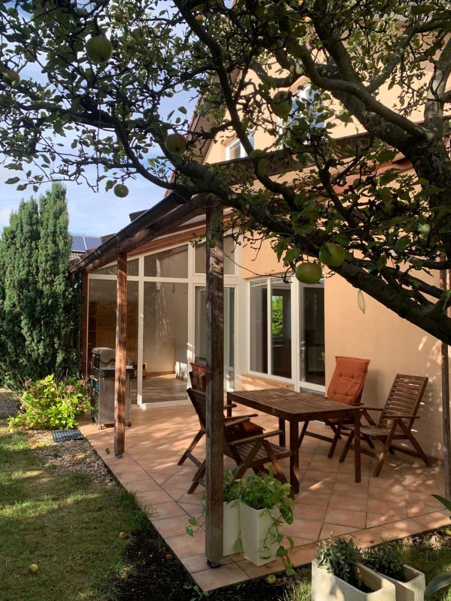 Pronájem domu 280 m², pozemek 457 m², Keltská, Statenice, Středočeský kraj Pronájem domu 280 m², pozemek 457 m², Keltská, Statenice, Středočeský kraj