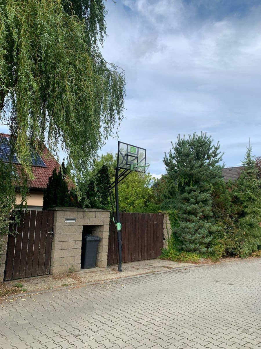 Pronájem domu 280 m², pozemek 457 m², Keltská, Statenice, Středočeský kraj Pronájem domu 280 m², pozemek 457 m², Keltská, Statenice, Středočeský kraj