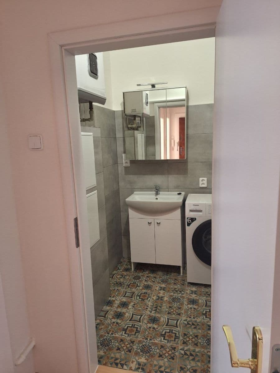 Pronájem bytu 2+kk 50 m², Černokostelecká, Praha, Praha Pronájem bytu 2+kk 50 m², Černokostelecká, Praha, Praha