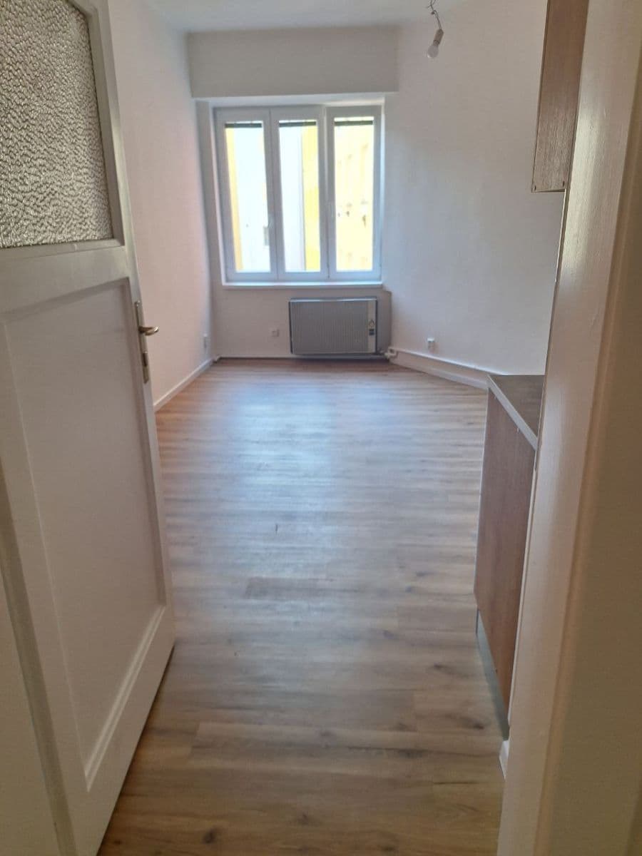 Pronájem bytu 2+kk 50 m², Černokostelecká, Praha, Praha Pronájem bytu 2+kk 50 m², Černokostelecká, Praha, Praha