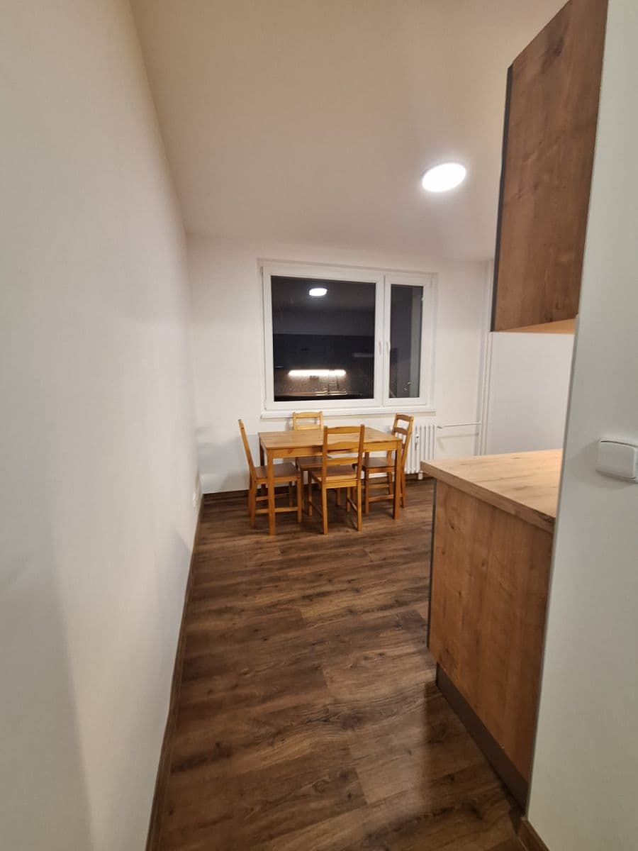 Pronájem bytu 1+1 41 m², třída Edvarda Beneše, Hradec Králové, Královéhradecký kraj Pronájem bytu 1+1 41 m², třída Edvarda Beneše, Hradec Králové, Královéhradecký kraj