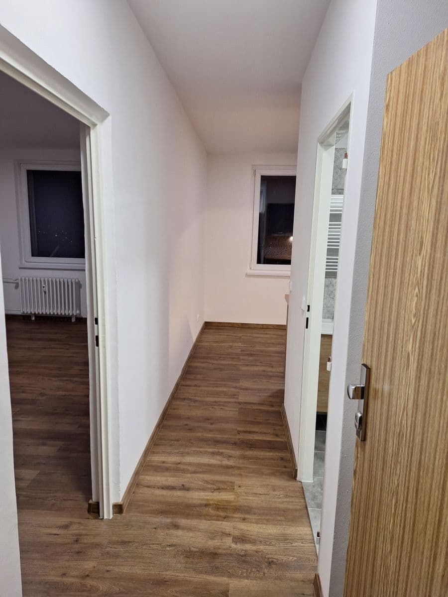 Pronájem bytu 1+1 41 m², třída Edvarda Beneše, Hradec Králové, Královéhradecký kraj Pronájem bytu 1+1 41 m², třída Edvarda Beneše, Hradec Králové, Královéhradecký kraj