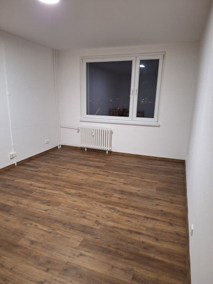 Pronájem bytu 1+1 41 m², třída Edvarda Beneše, Hradec Králové, Královéhradecký kraj Pronájem bytu 1+1 41 m², třída Edvarda Beneše, Hradec Králové, Královéhradecký kraj