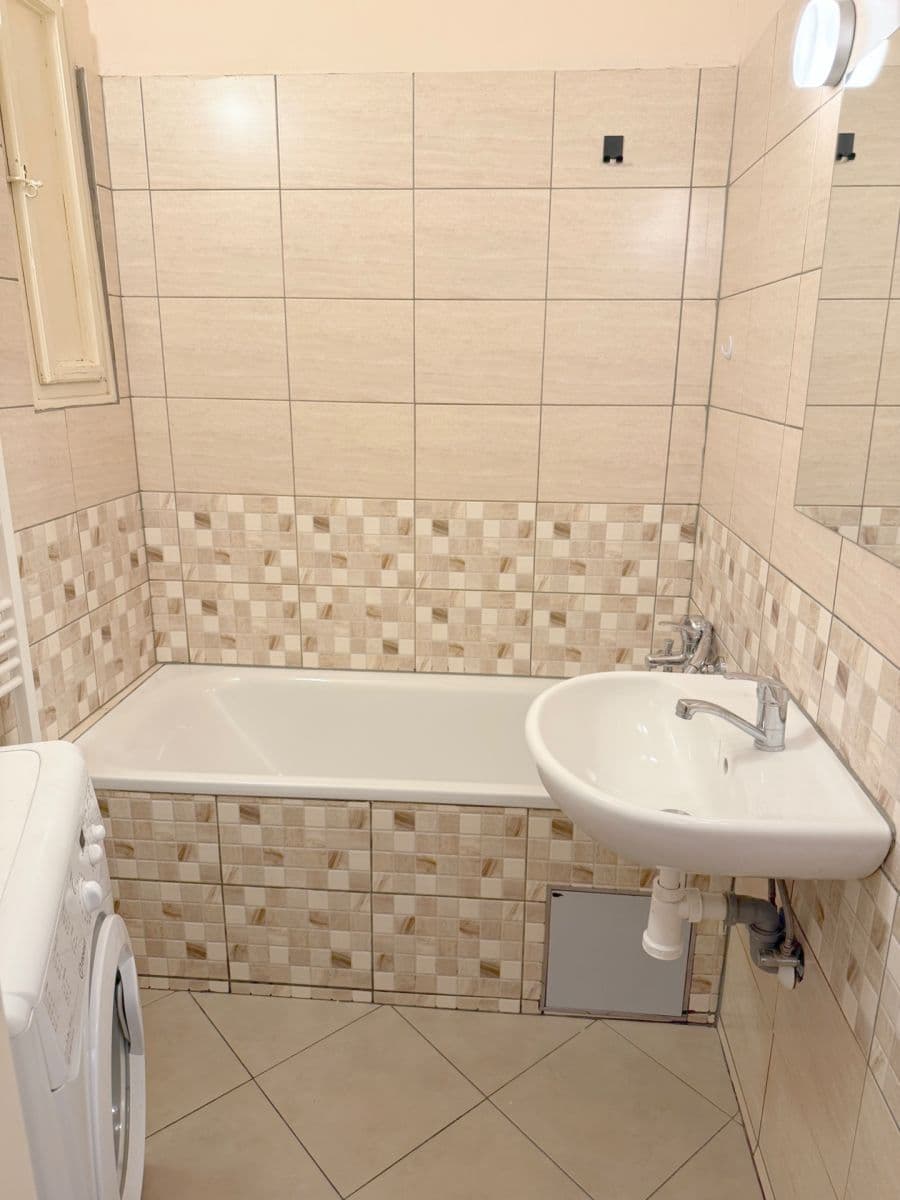 Pronájem bytu 2+kk 46 m², Magistrů, Praha, Praha Pronájem bytu 2+kk 46 m², Magistrů, Praha, Praha