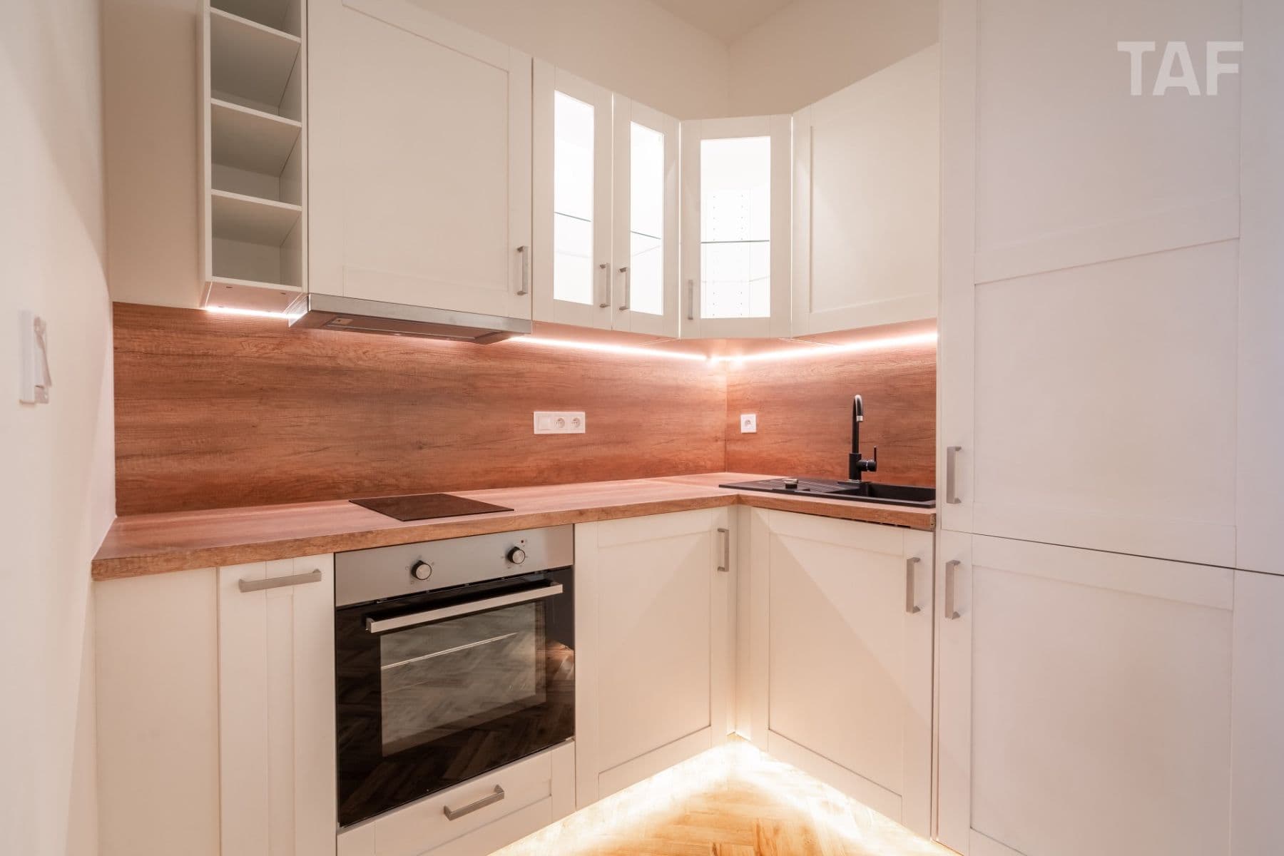 Prodej bytu 1+1 40 m², Plzeňská, Praha, Praha Prodej bytu 1+1 40 m², Plzeňská, Praha, Praha